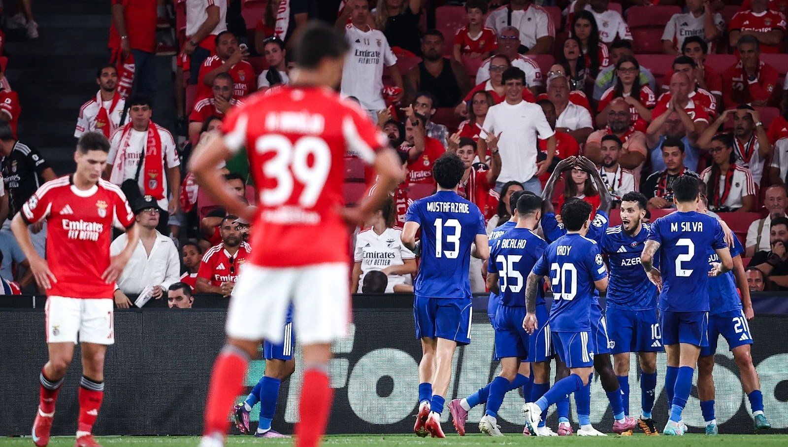 karabagdan sampiyonlar liginde tarihi galibiyet benfica deplasmaninda geri donduler eR9sHYOk