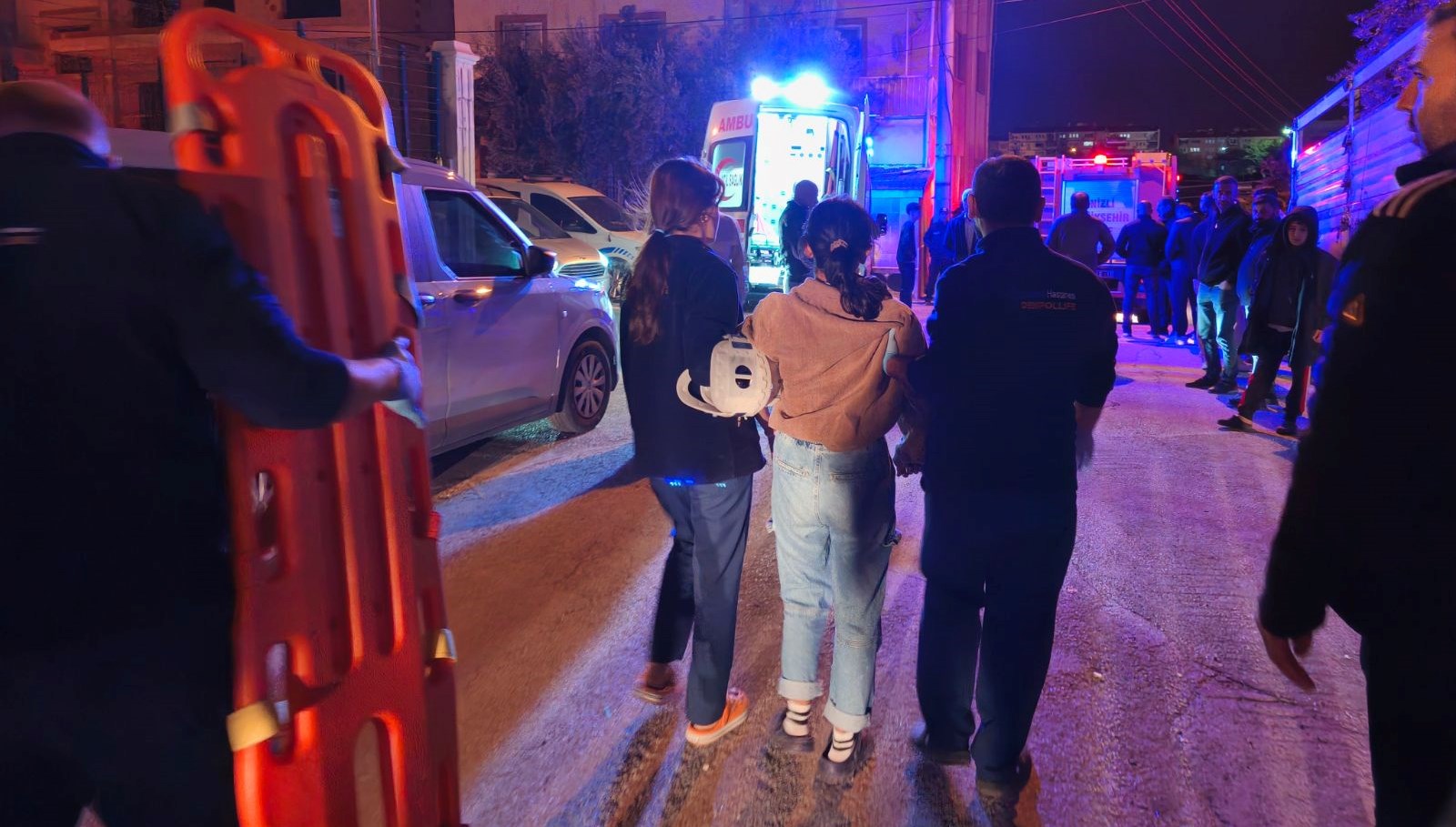 dugun hazirligi yapilan evin tavani coktu 6 yarali 7eBulvZR.jpg