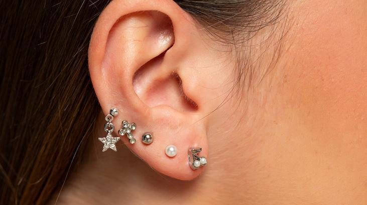 enfeksiyon ve isitme kaybi riski coklu piercing tehlikesi kulak memesini bile yirtiyor xjwRFTgu.jpg
