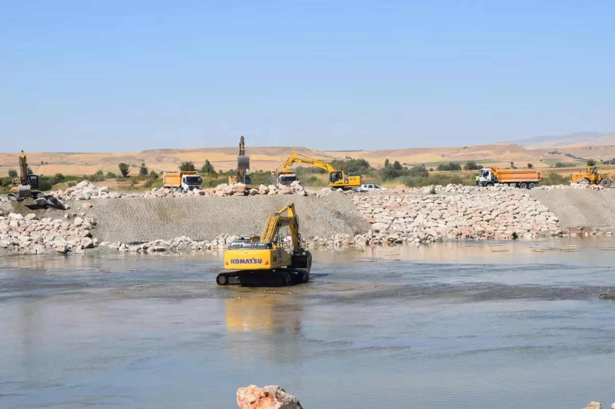 hazine ve maliye bakani simsek batman muhtemelen 7 10 yil icinde buyuksehir olacak M2D2a3MU