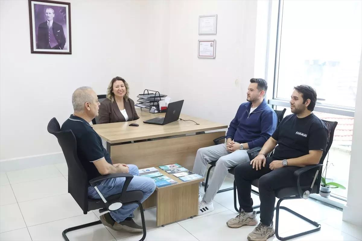 kirklarelide uc arkadas sigarayi birakti 5NNa8itp.jpg