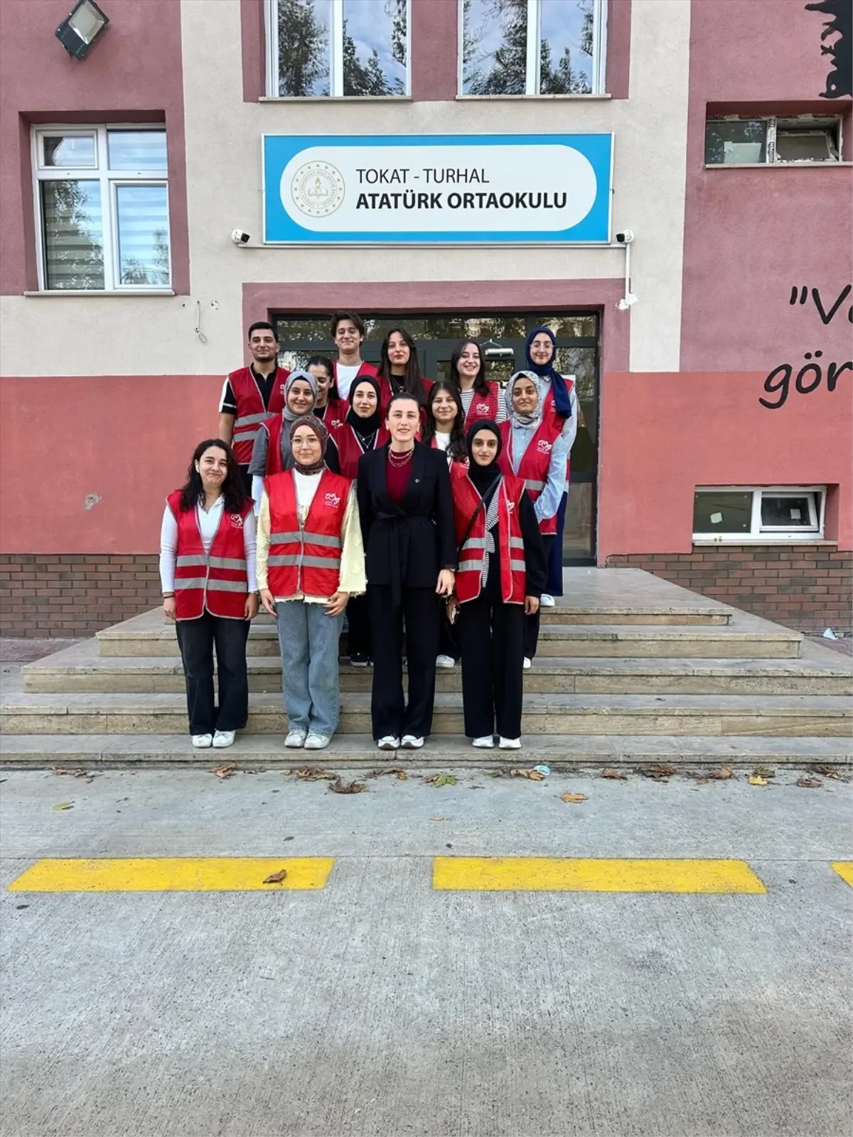 turhal ortaokulu kutuphanesi yenilendi FSzq8P4M.jpg