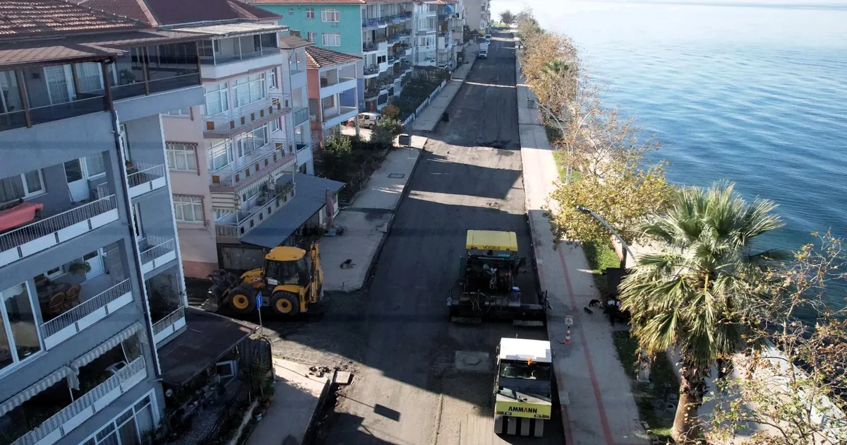 Gölcük Halıdere sahilinde üstyapı sil baştan