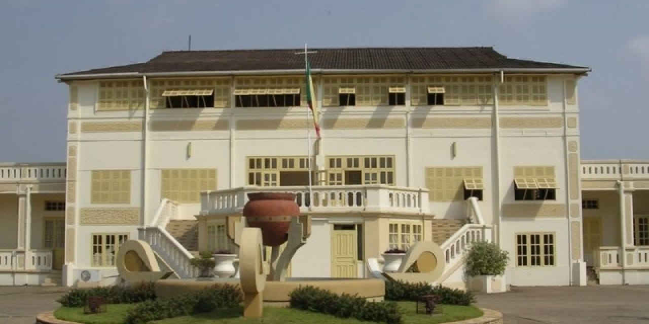 Ülke lideri duyurdu: Darbe başarısız oldu