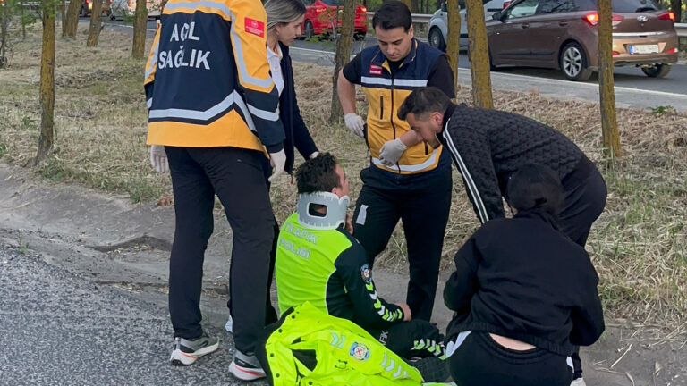 trafik-guvenligini-saglayan-polise-otomobil-carpti-2SuYSslc